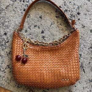 Pretty Simple Woven Shoulder Bag